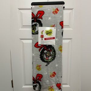 The Grinch Christmas Oversized 50in x 70in Ultra Soft Throw Blanket BRAND NEW